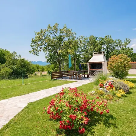 Tatil Evi Lovely In With Kitchen