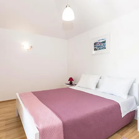 Tatil Evi Lovely In With Kitchen Blato na Cetini